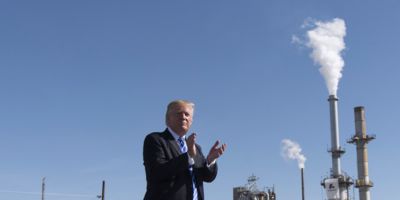 Trump at Andeavor Refinery ©Official White House Photos by D. Myles Cullen